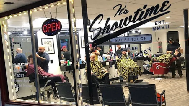 It's Showtime Barbershop