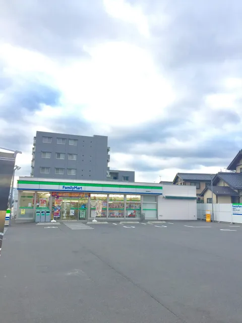FamilyMart