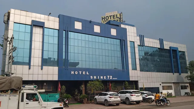 Hotel Shine 72