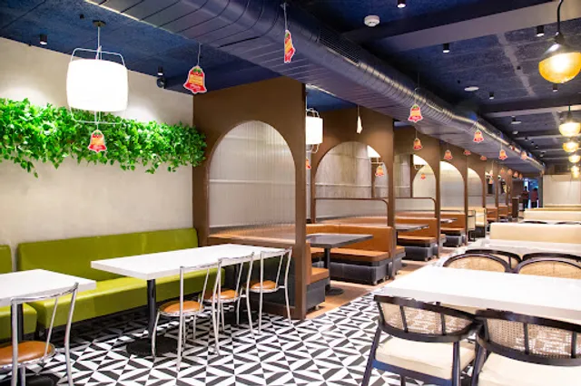 Shri Sangeethas (W.B. Road, Trichy) Veg. Restaurant | Sweets | Savouries