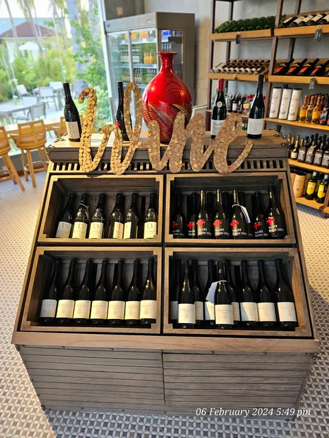 Only BLU Under Ocean Restaurant