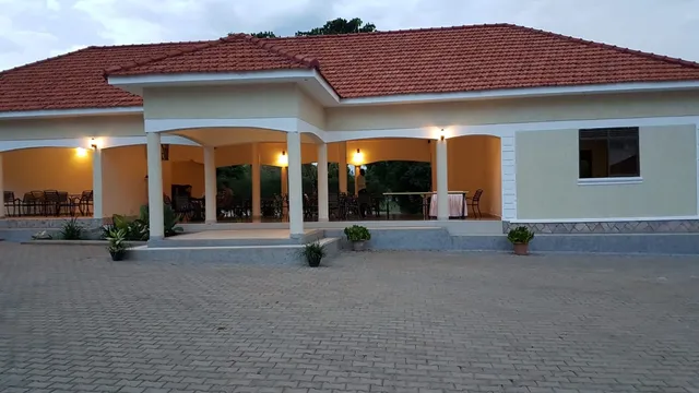 KARUMA TRAVELLERS' HOTEL