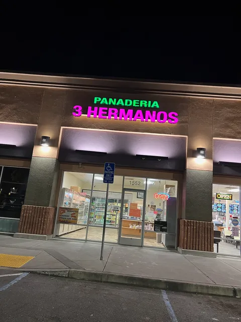 Panaderia 3 Hermanos 4