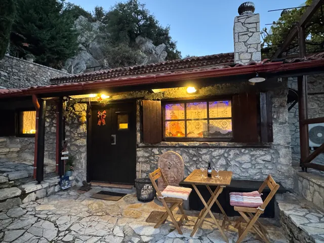 Agoriani Art Studio - Sweet little cottage