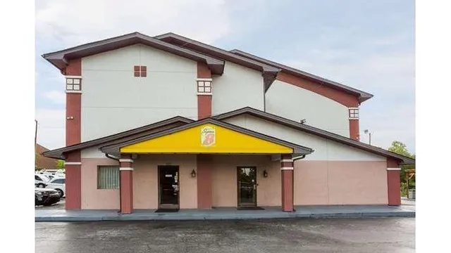 Super 8 by Wyndham Greensboro/Coliseum/Conv.