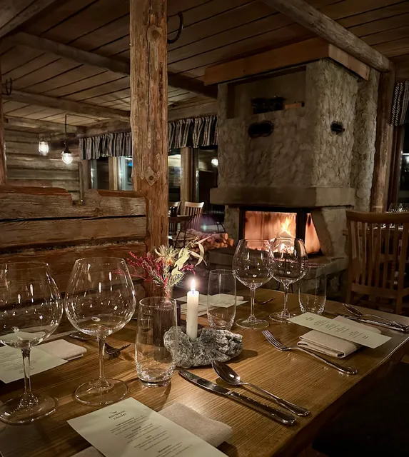 Buustamons Fjällgård, Hotell & Restaurang