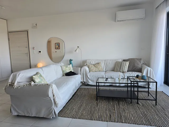 Aquarama - Luxury Pool Apartments