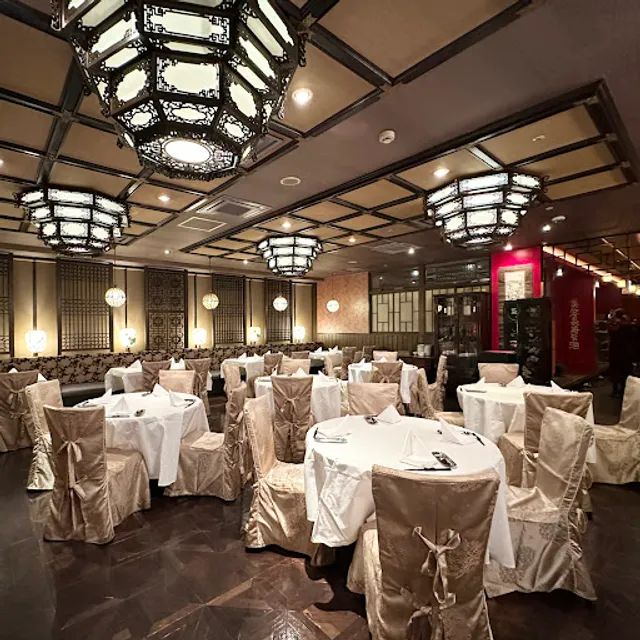 Private Chinese Summer Palace (Iwaen) Hakata Station store