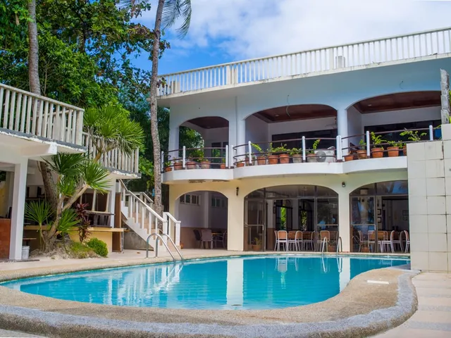 LUKAY LAS BRISAS HOTEL