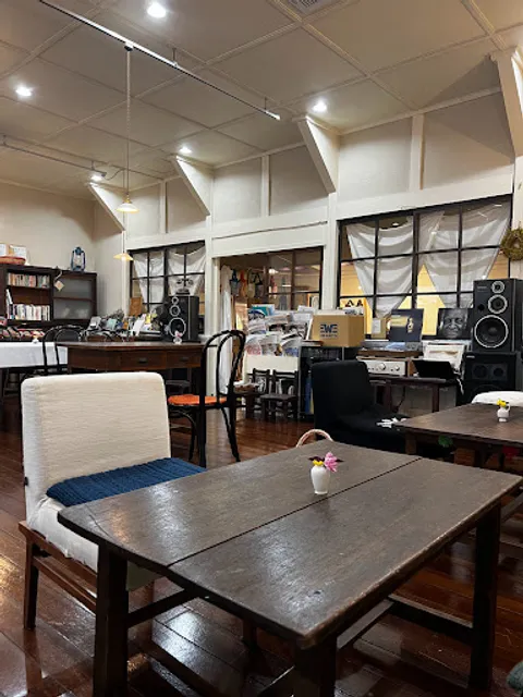 縁舎 寺カフェ（ブックカフェ・ギャラリー）