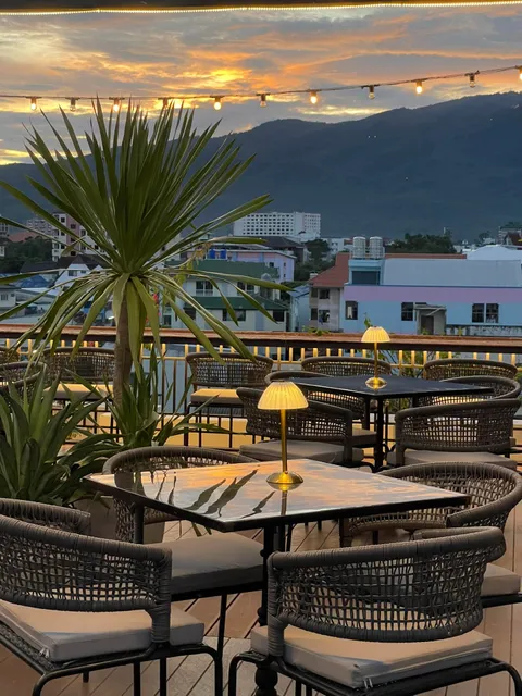 Barglory Rooftop Bar