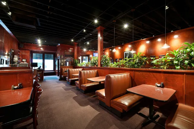 Gladys Knight's Chicken and Waffles