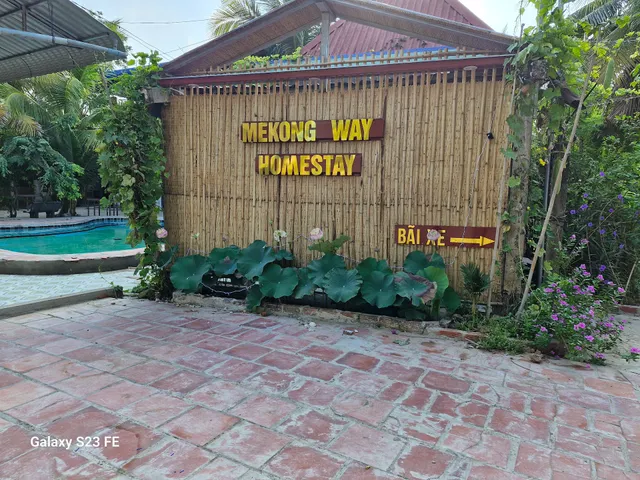Mekong floating market Nam Giang homestay