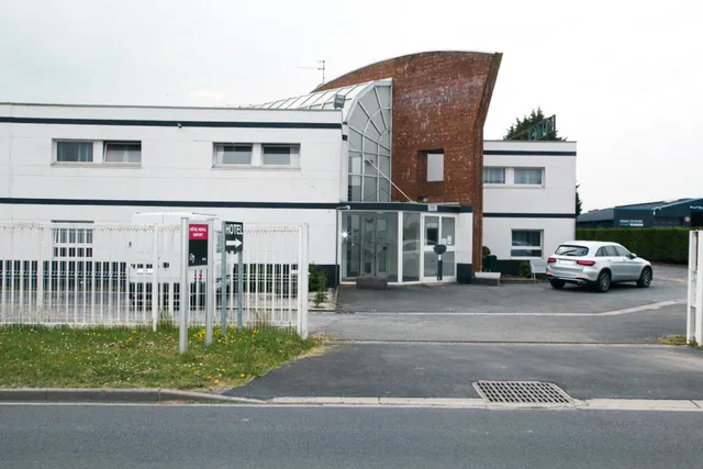 Hotel Mervil Airport