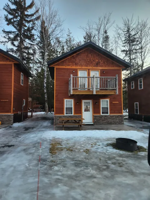 Peters 4th Lake Cottages