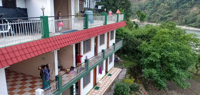 Hotel Tapovan Ganga view