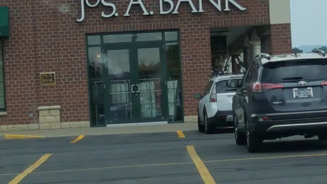 Jos A. Bank