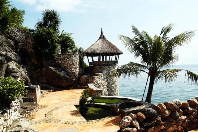 Huna Huna Cliff Resort