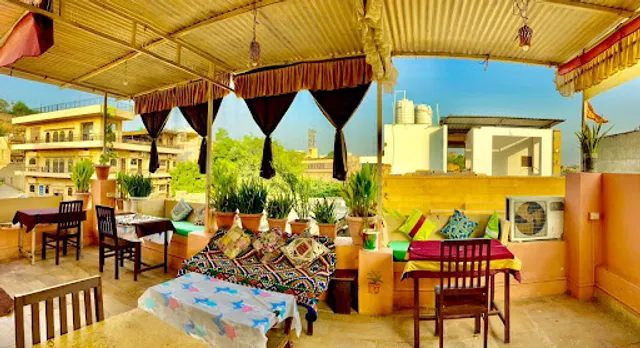 The Roots Cafe & Restaurant