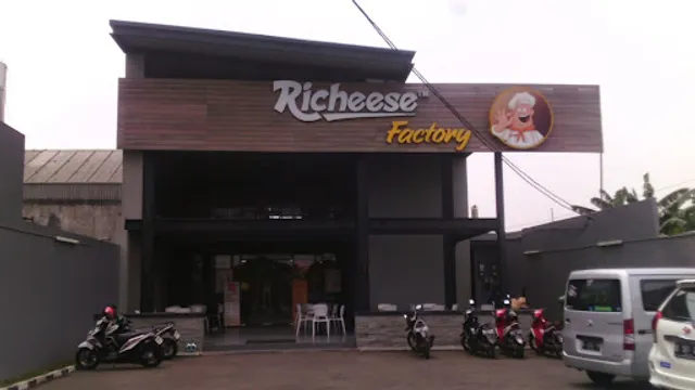 Richeese Factory Margonda