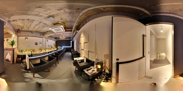 BAR es (バー エス)