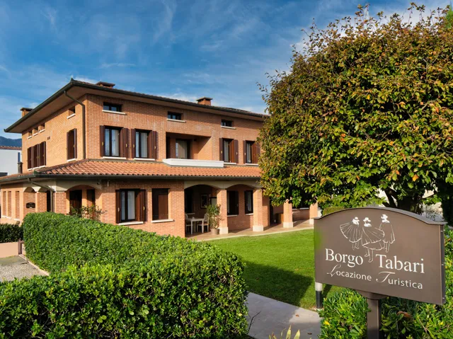 Borgo Tabari Locazione Turistica