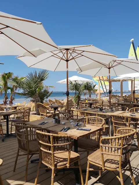 AMARILLO PORNICHET Restaurant & Surf bar