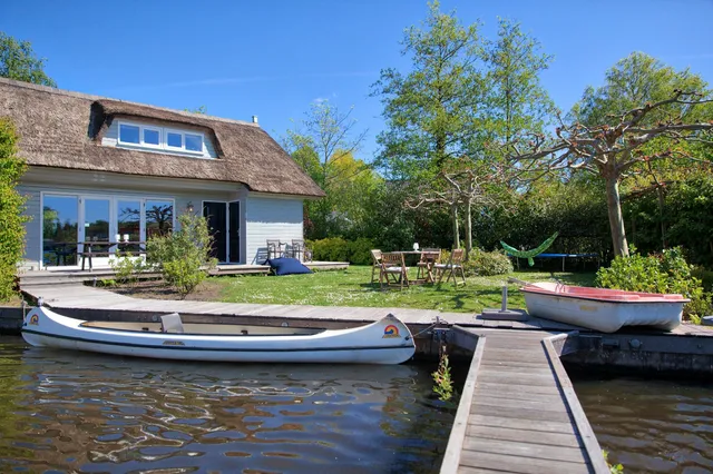 Lakehouse - idyllic and dogfriendly 3 bedroom house with full privacy