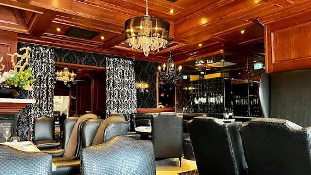 Stakeout Dining Room & Lounge