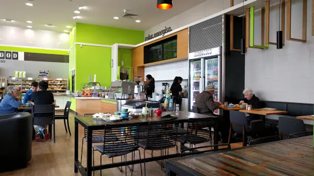 hollywood manukau warehouse