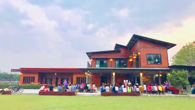 Yaowarate Sport Club & Resort Hotel