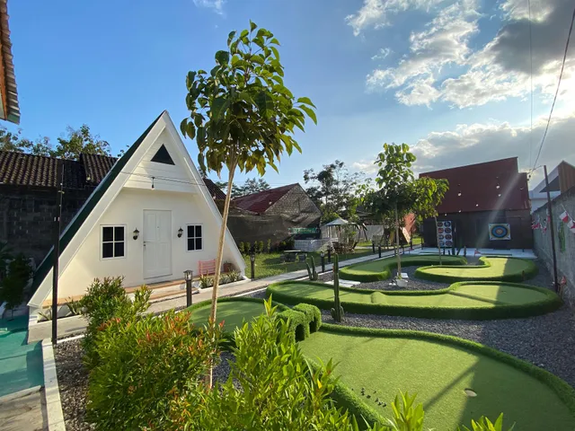 Homestay Tropical House and Mini Golf