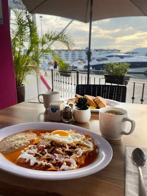 Victor's Place Cafe Tacuba