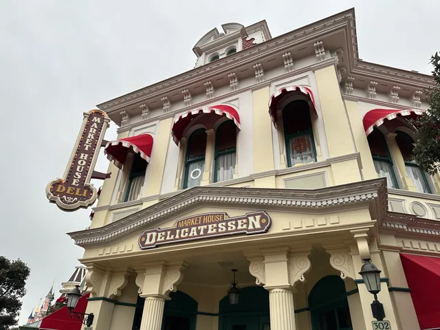 Harrington's Fine China & Porcelains