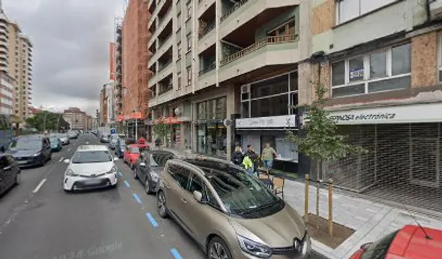 Av. Pablo Iglesias, 75