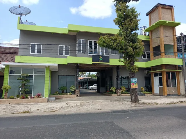 Bromo Family Guest House