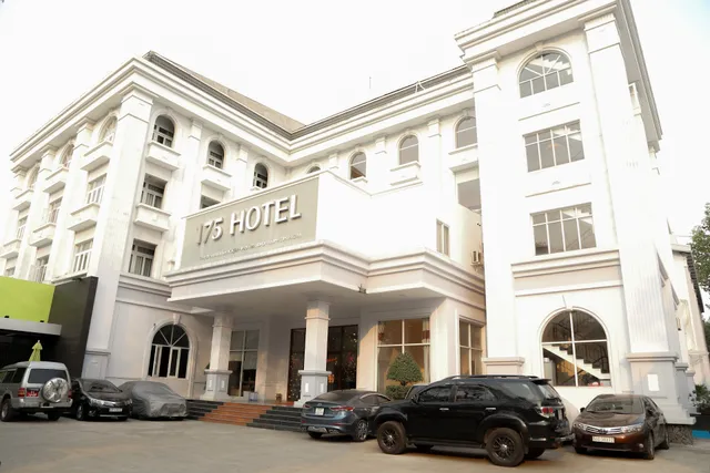 HOTEL 175