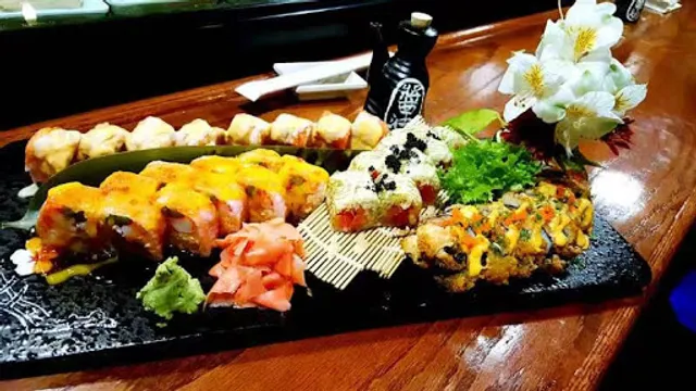 Nikki’s Fresh Gourmet & Sushi downtown