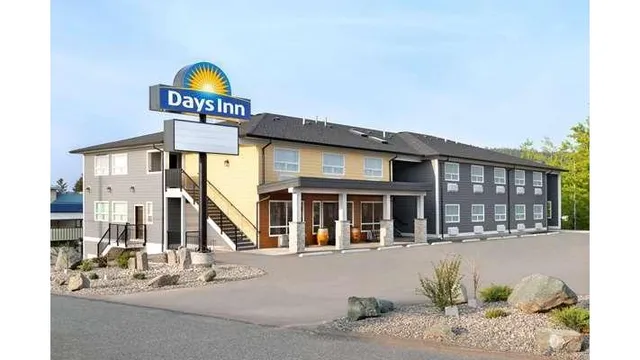 Days Inn by Wyndham 100 Mile House