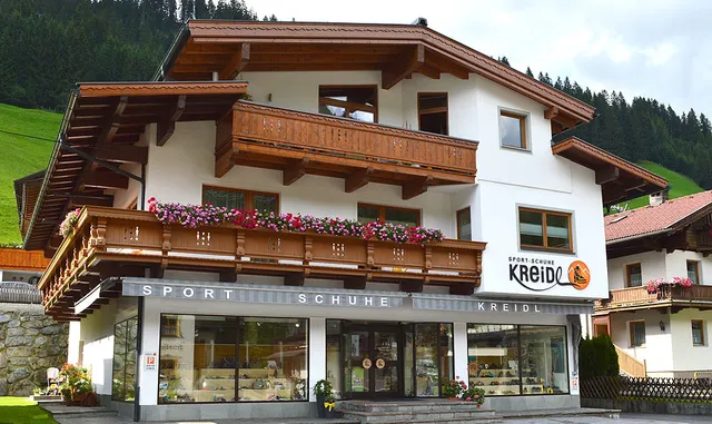 Sport-Schuhe-Kreidl - Haus Kreidl
