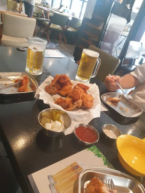 깐부치킨 교대점