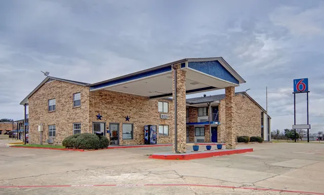 Motel 6 Red Oak, TX - Dallas