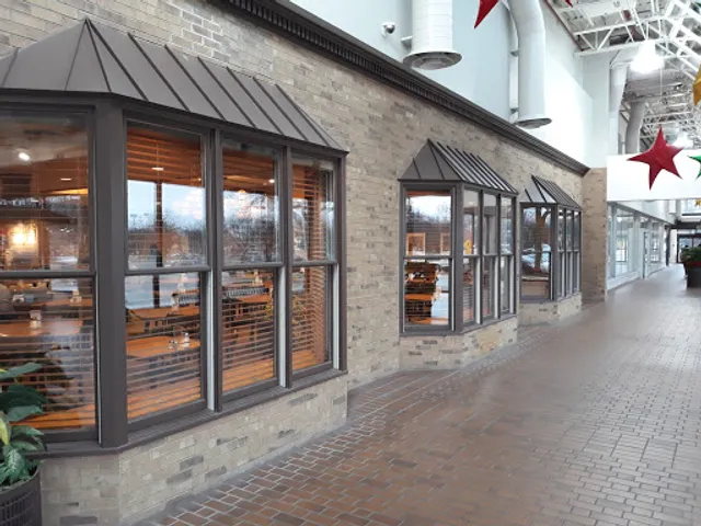 MCL Restaurant & Bakery Meadows