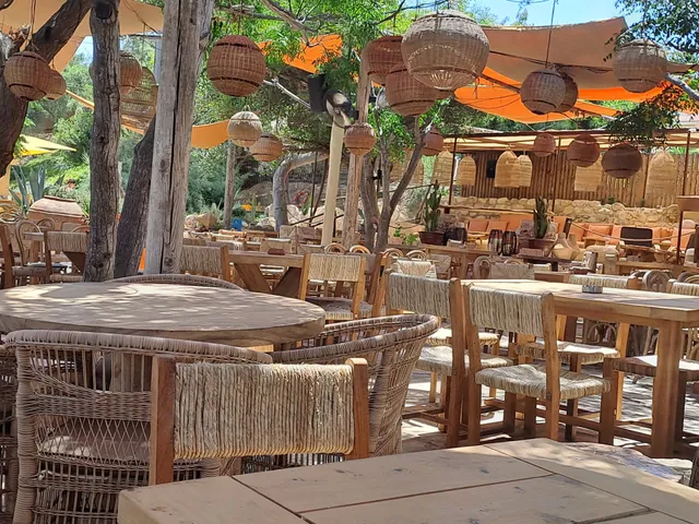 Serena Beach Restaurant