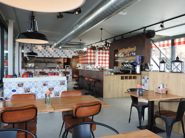 Oma Toos Scheveningen, Pannenkoekenhuis Scheveningen