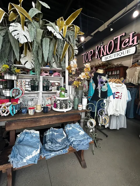 Top KNOTch Boutique