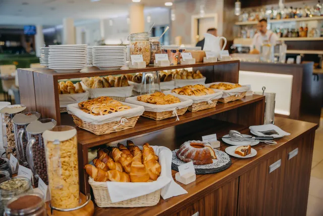 Cafe & Restaurant Eden