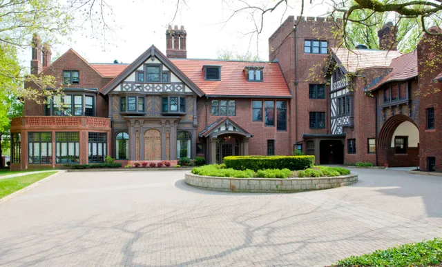 Cleveland Clinic Foundation House