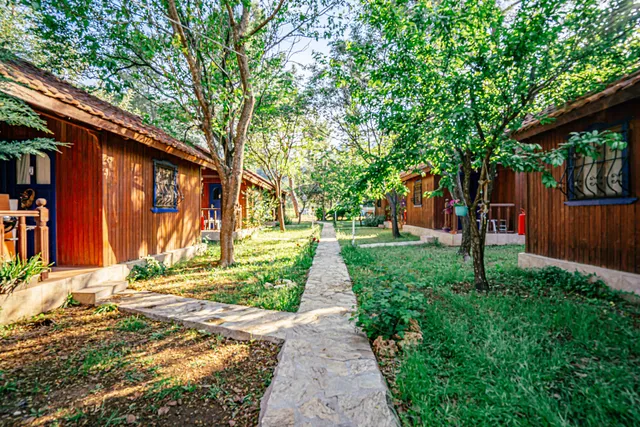 7 Garden Bungalow & Camping