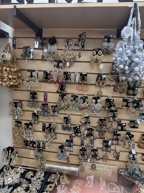 Geet's Beauty Brows & indian clothing